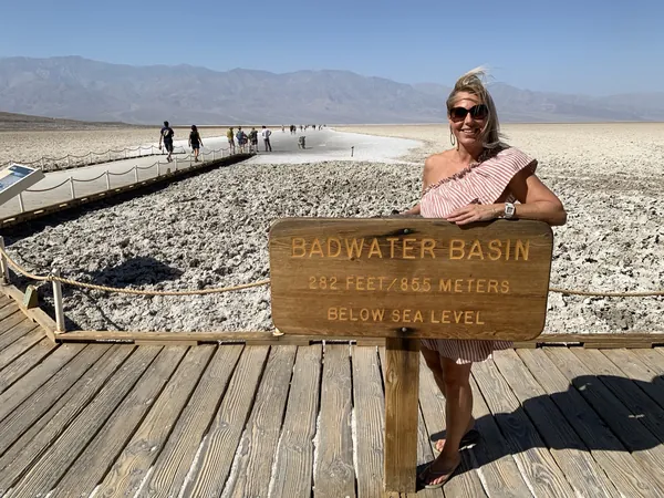 Angélique bij Badwater Basin in Death Valley